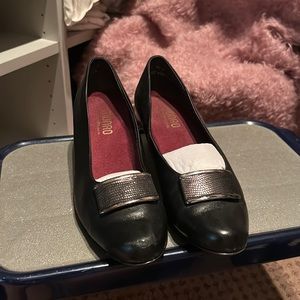 Munro Black Pumps 8.5M